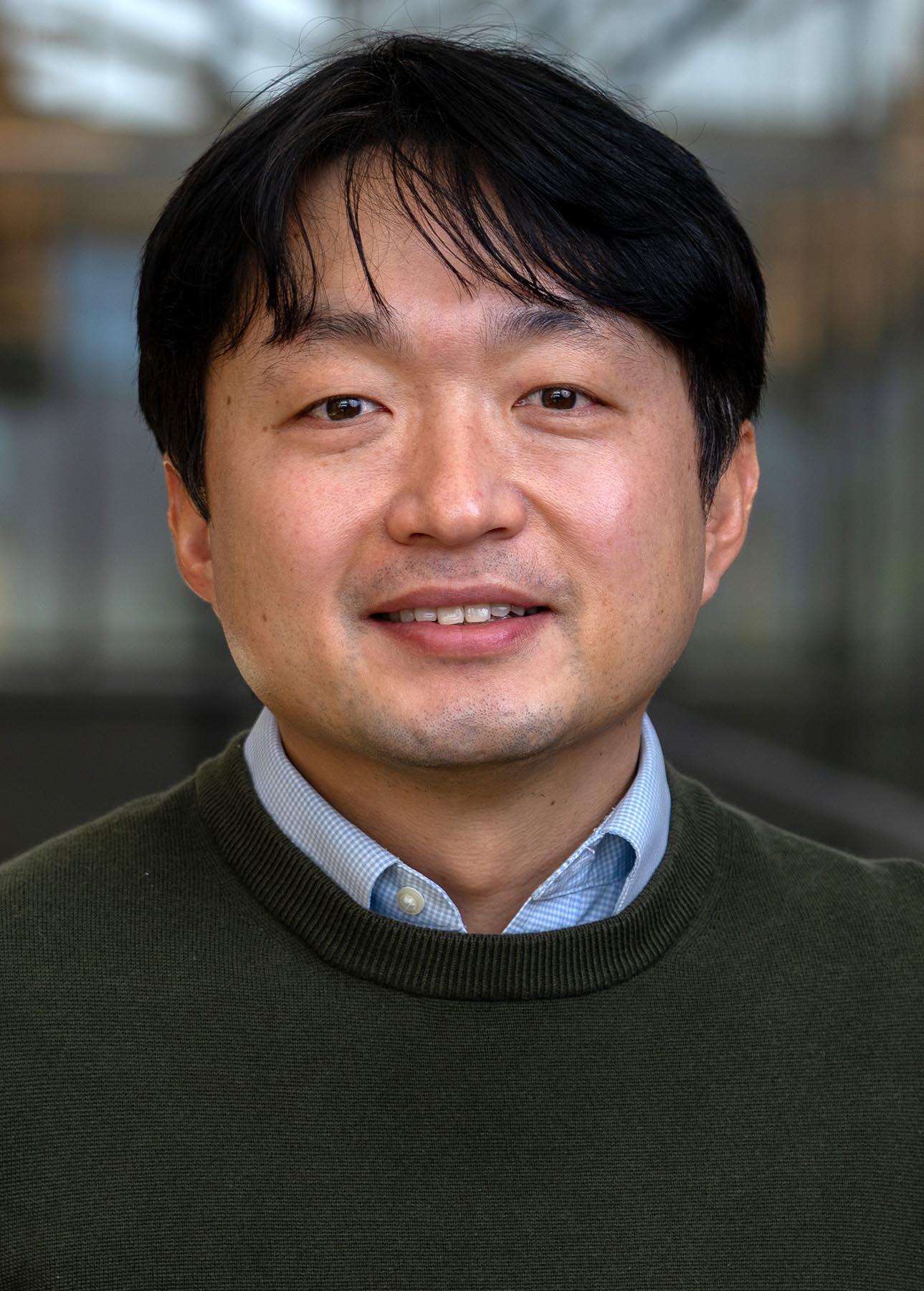 Chi Hwan Lee 사진