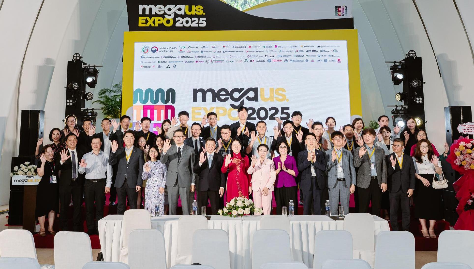 메가어스 오프닝