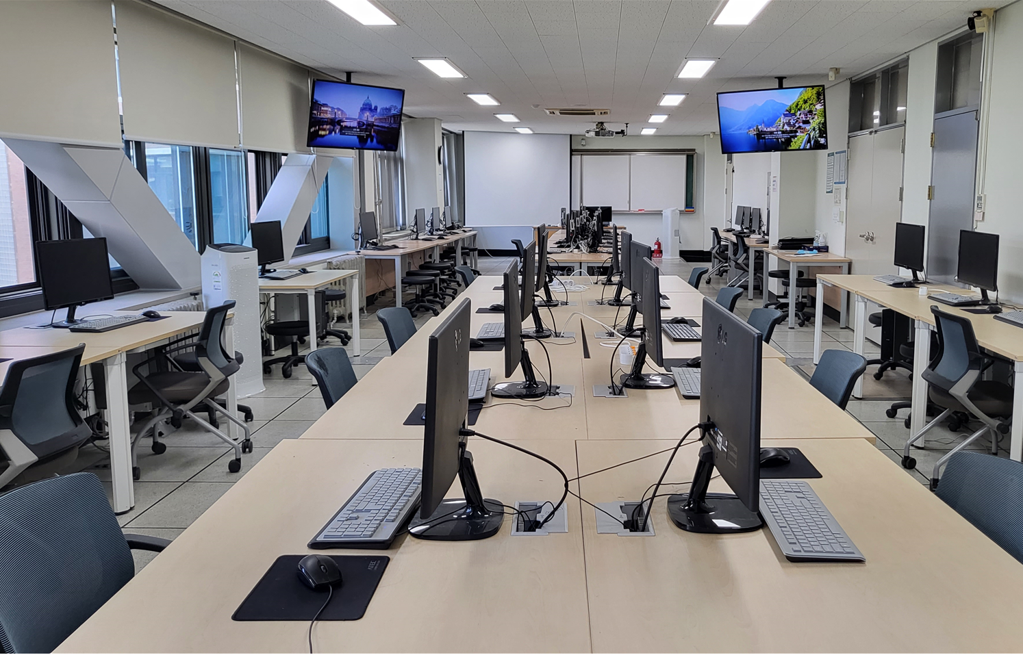 Embedded hands-on classroom 사진