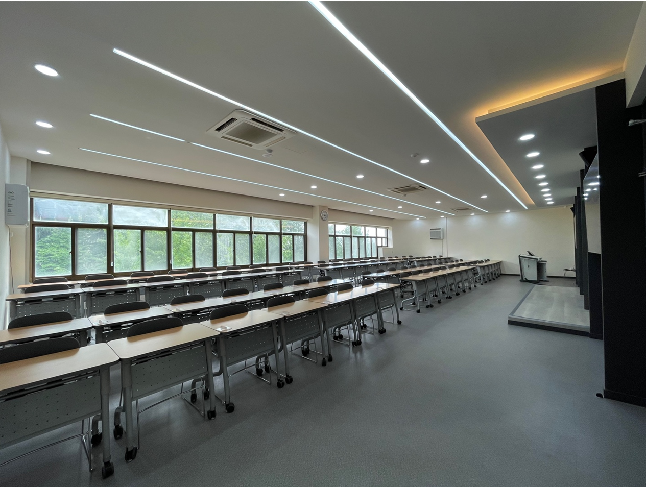 Large lecture room 사진