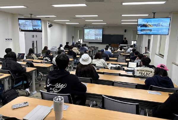 2023.11.7. 행정학과 김현종 졸업생 취업특강 대표이미지