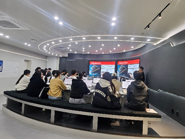 [2026학년도 1학기 Adobe 생성형 AI 활용 교육]  대표이미지