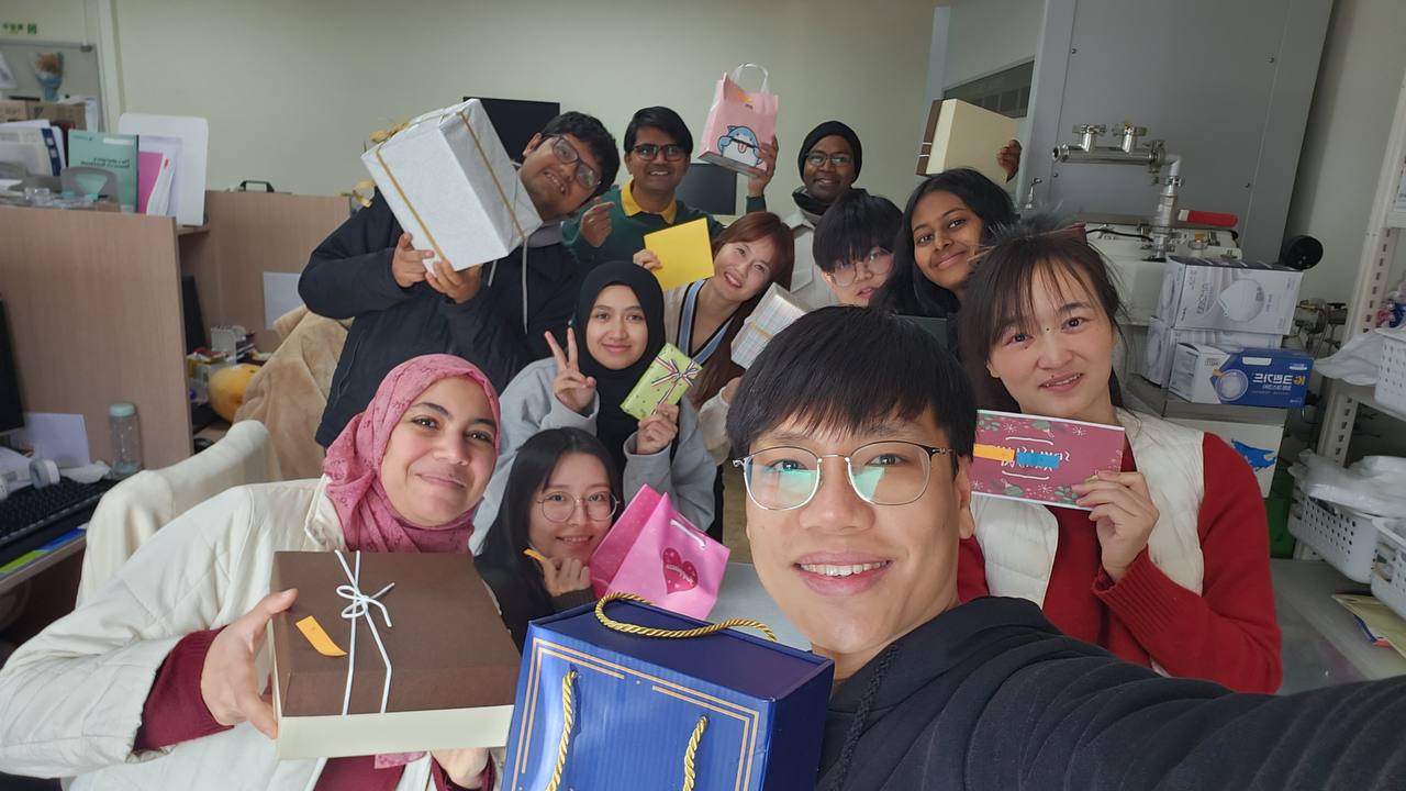 Christmas Dinner 대표이미지